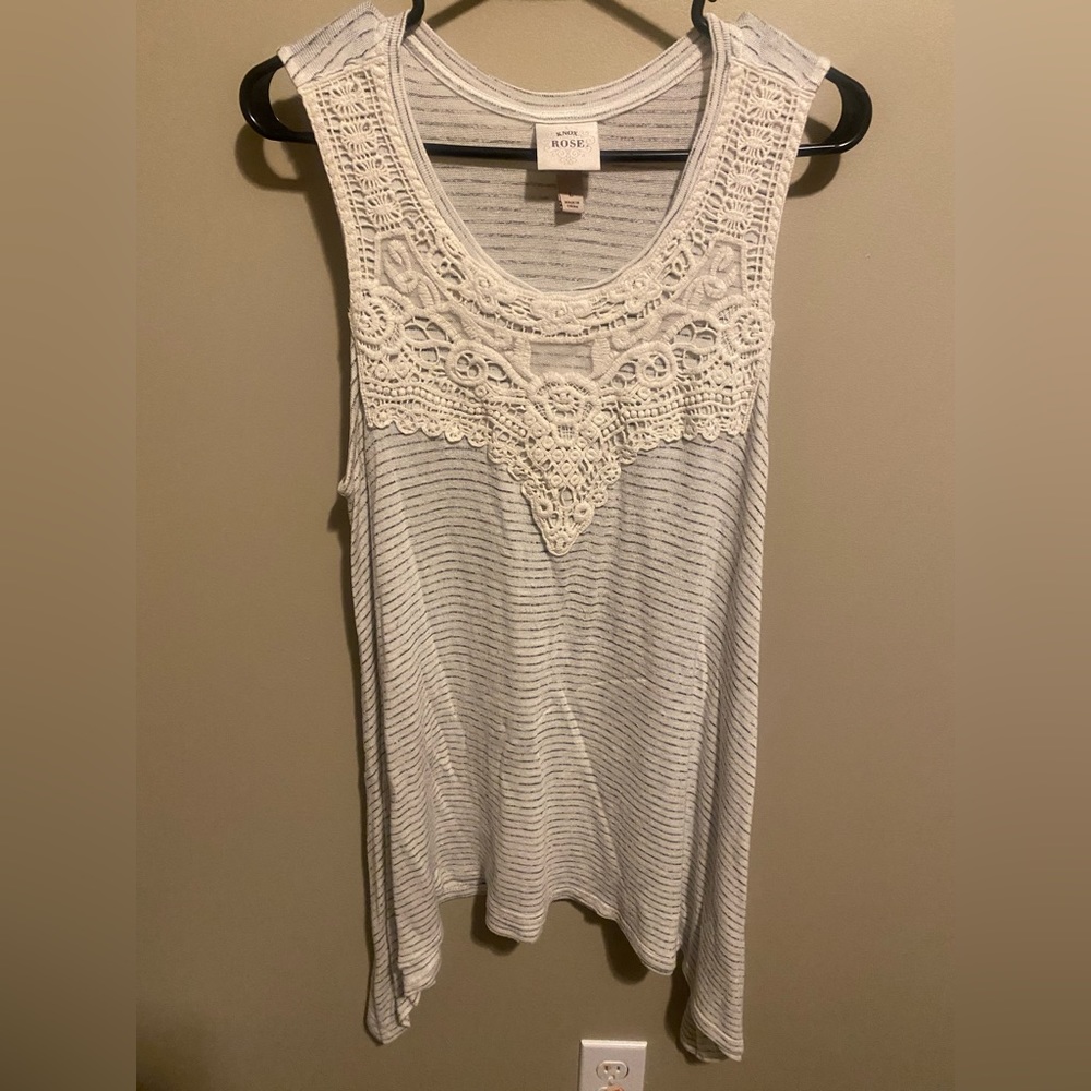 Crochet Detailed Tank Top